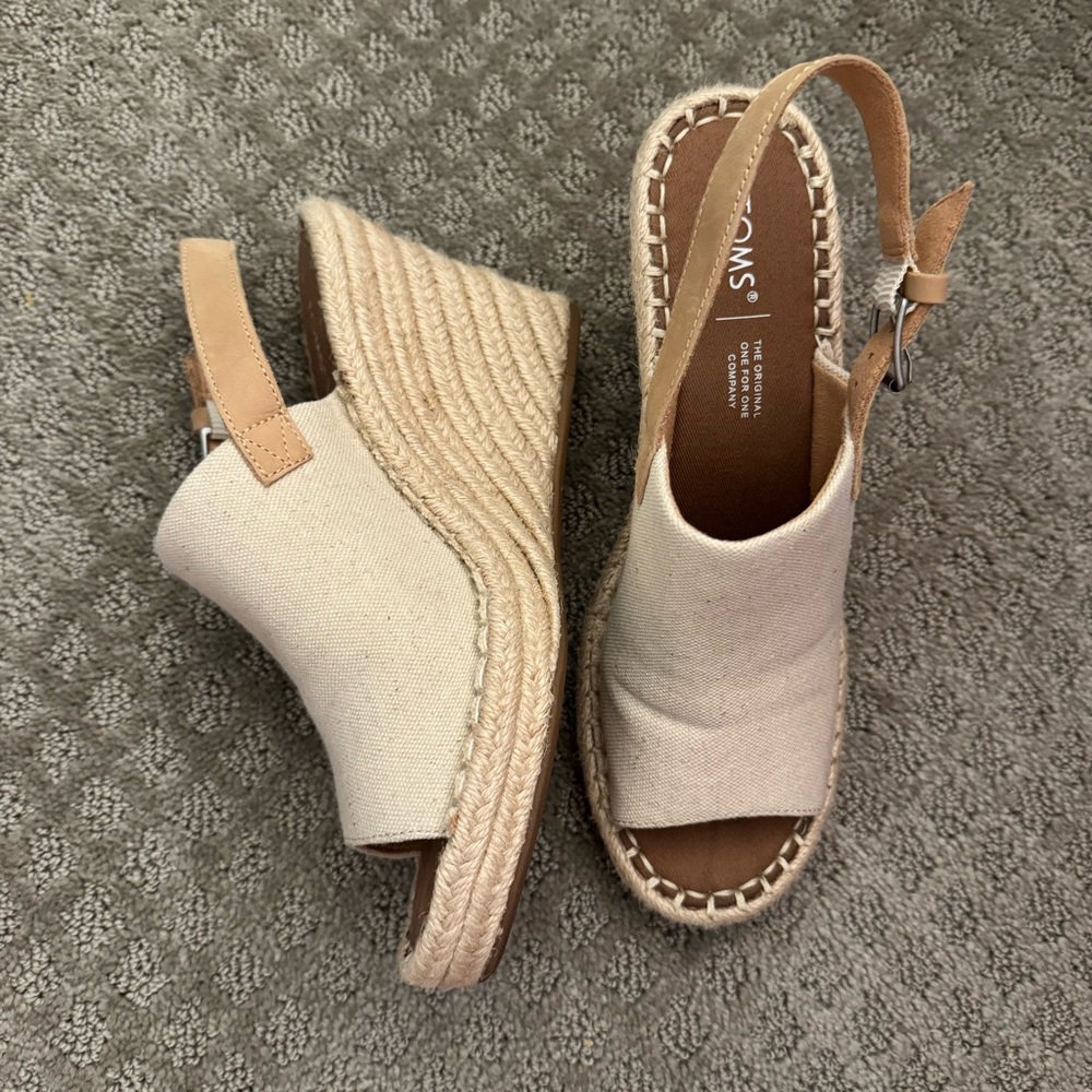 TOMS Women's Tan Espadrille Wedges